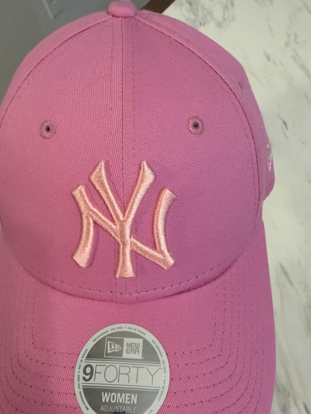 New Era Women's Pink NY Logo Baseball Cap - Picture 4 of 7